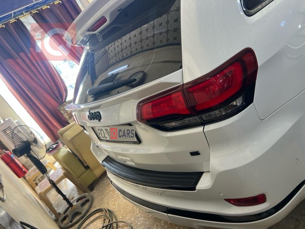 جيب جراند شيروكي